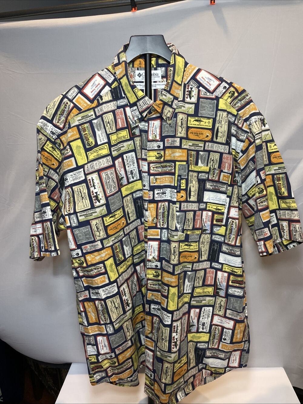 Rare Columbia Short Sleeve Button Up Mens XL Cotton Fishing Theme Dad Shirt Fish